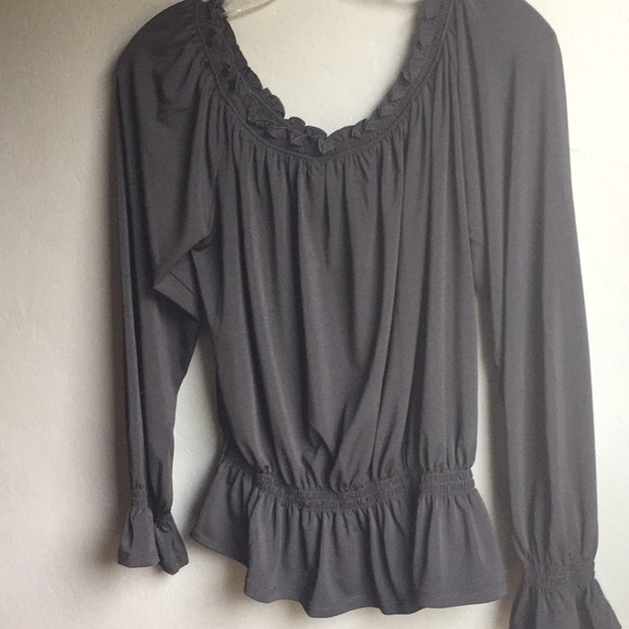 Adorable Black 🖤 shirred Top by Gap - Picture 3 of 5